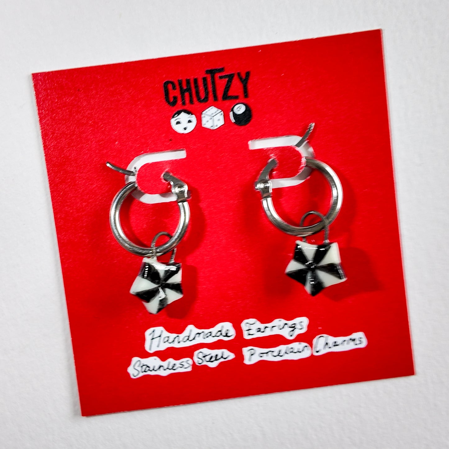 Black star earrings
