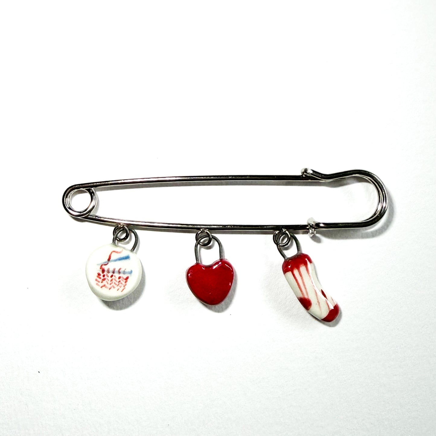 Chutzy Brooch - Chutzy
